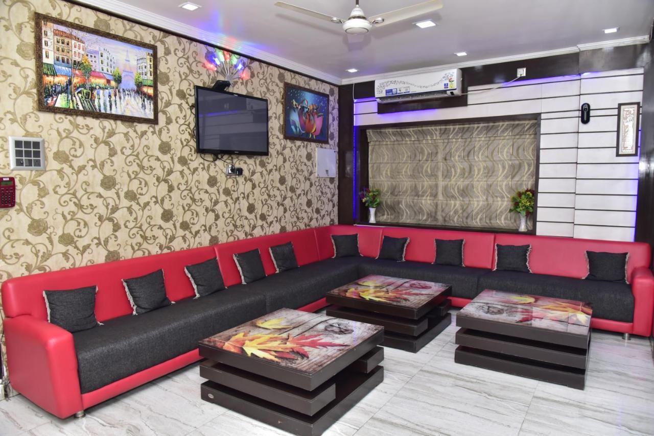 Le Leisure Hotel Prayagraj Bagian luar foto